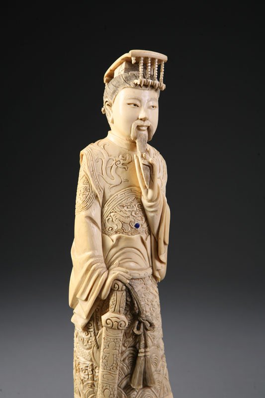 TWO CHINESE IVORY CARVINGS. - 2