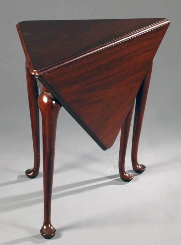 KITTINGER HANDKERCHIEF TABLE.
