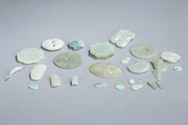 TWENTY-SIX JADE CARVINGS. Large carvings include