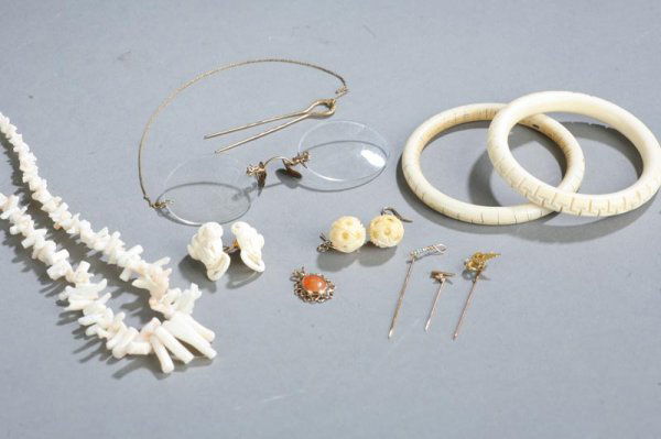 TEN PIECES OF VINTAGE JEWELRY. Three 14kt gold st: TEN PIECES OF VINTAGE JEWELRY. Three 14kt gold stickpins. One with a dragon, one with turqoise beads and one with seed pearls. Longest 2 1/8"l. Pair of glasses with 14kt gold frame. Small pendant with