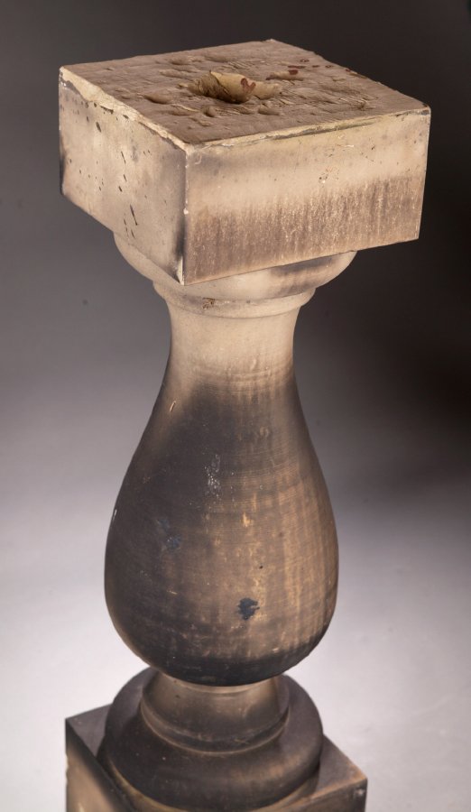 STONE PEDESTAL. Twentieth century, limestone. - 2