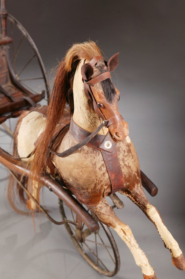 CHILD'S HORSE AND CARRIAGE. Second half-19th - 2