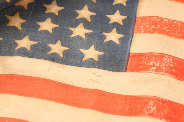 THREE PRINTED U.S. PARADE FLAGS. American, 18 - 4