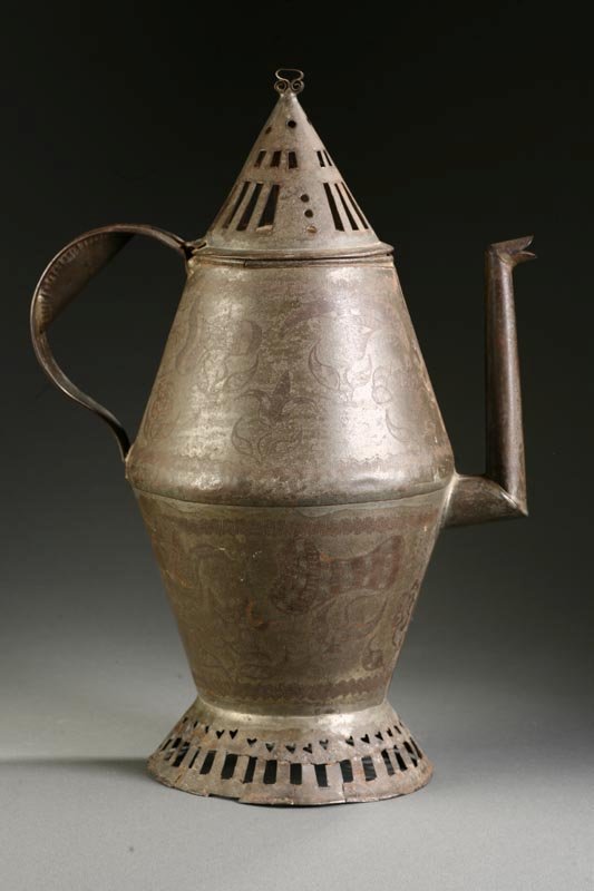 WRIGGLE WORK COFFEE POT. Pennsylvania, 1st ha - 3