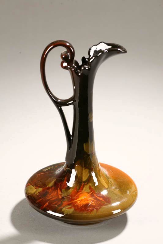 OHIO POTTERY EWER. Tall pitcher with scalloped ri - 2