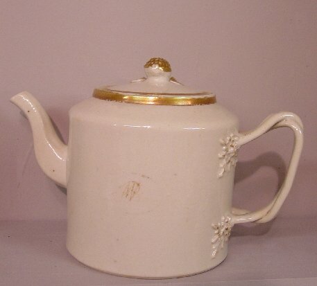 ORIENTAL EXPORT TEAPOT. Intertwined hand