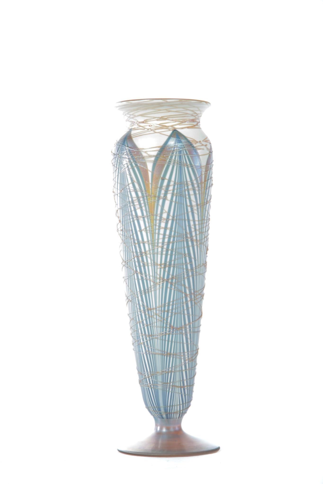 DURAND ART GLASS VASE. (1 of 4)