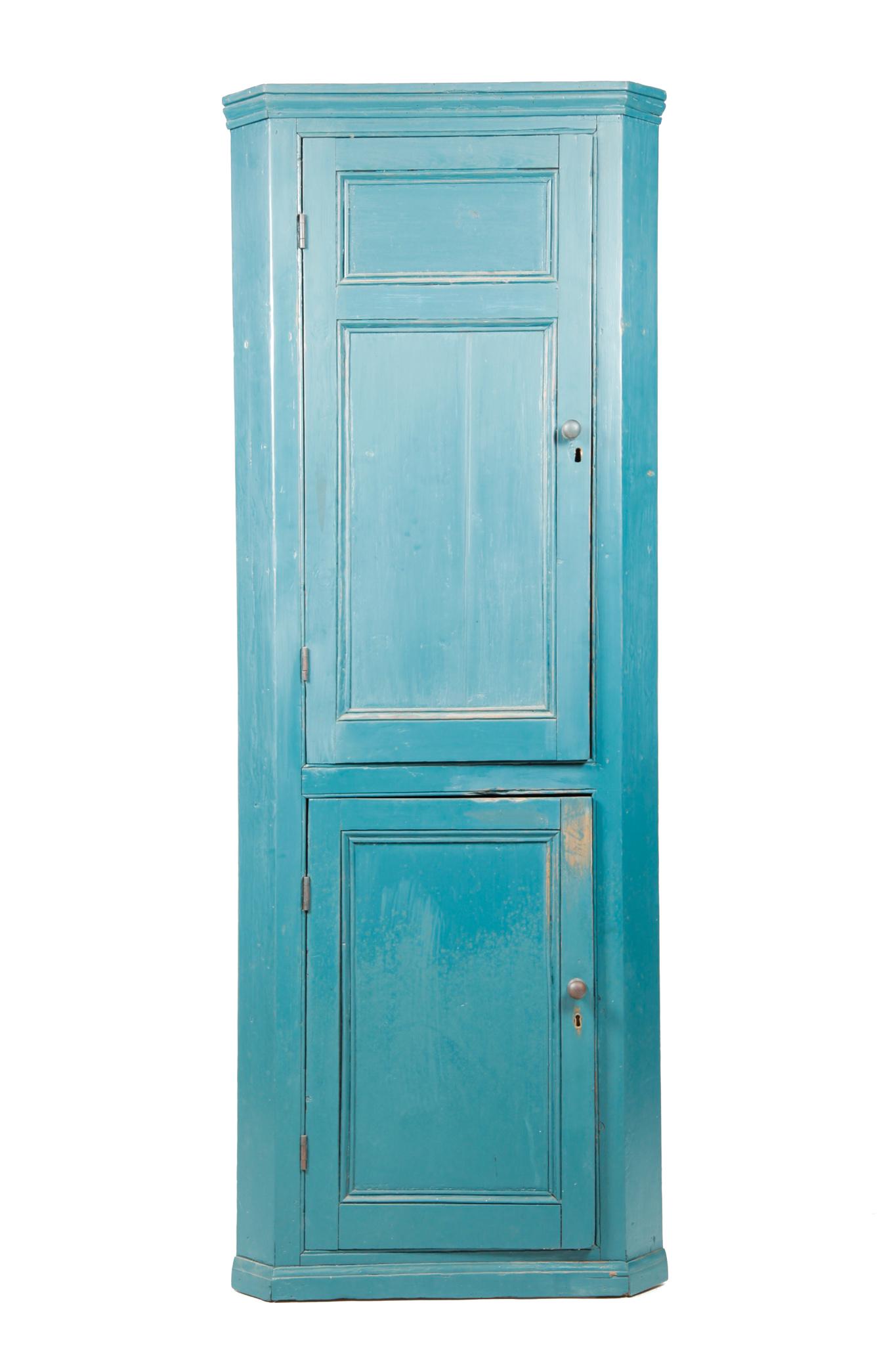 SMALL DECORATED CORNER CUPBOARD. (1 of 7)