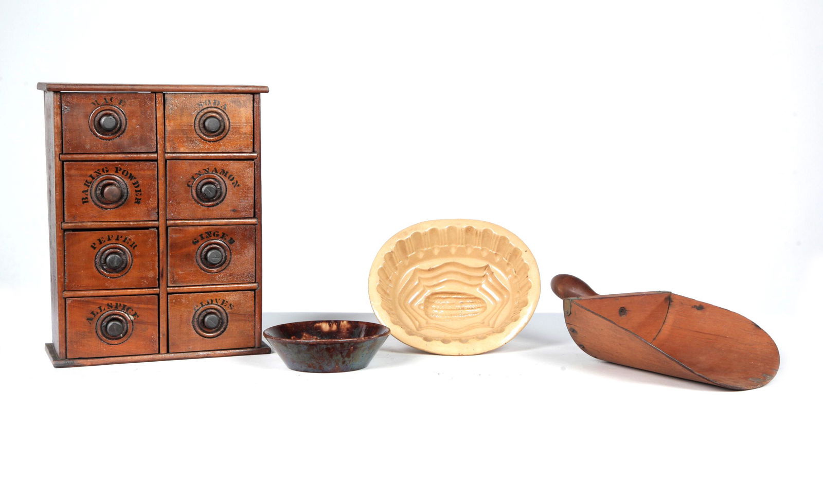 FOUR AMERICAN KITCHEN ITEMS. (1 of 3)