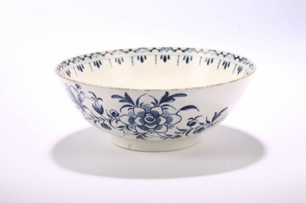 WORCESTER, DR. WALL PERIOD BOWL.