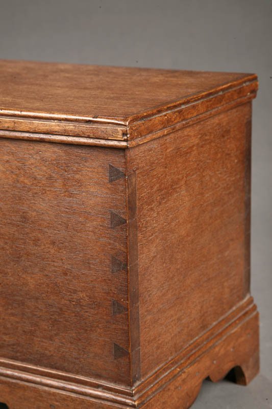 DOCUMENT BOX. - 3