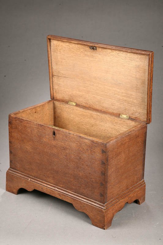 DOCUMENT BOX. - 5