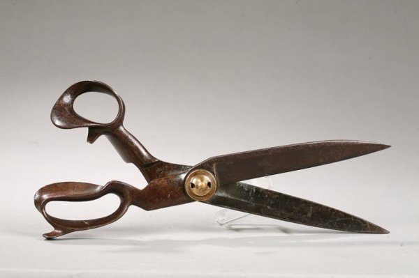 CAST IRON TAILORS SHEARS. With brass button, sign - 4