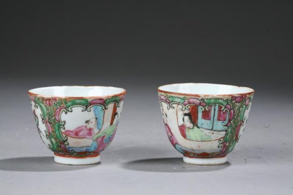 ROSE MEDALLION TEA SET. Teapot with wire handle.  - 2