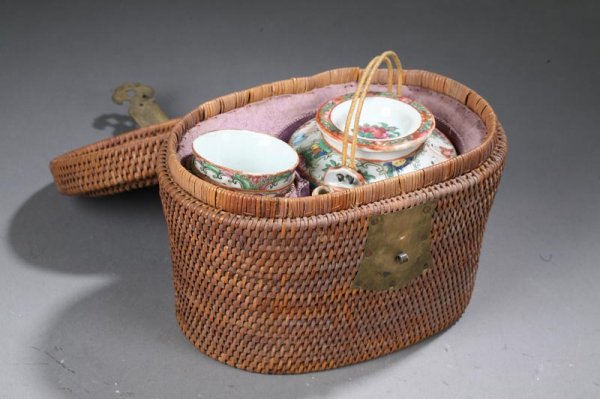 ROSE MEDALLION TEA SET. Teapot with wire handle.  - 5
