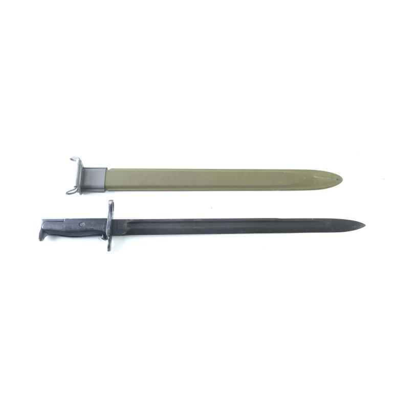 SPRINGFIELD ARSENAL M1905 - 16" BAYONET: SPRINGFIELD ARSENAL M1905 - 16" BAYONET. American. Blued blade with black plastic grips. 20-5/8" overall length. S/n 518226. Includes M3 scabbard.