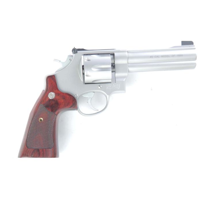 *SMITH & WESSON MODEL 625-4 .45 ACP REVOLVER: SMITH & WESSON MODEL 625-4 .45 ACP REVOLVER. American, 4th quarter-20th century. Stainless steel frame, fluted cylinder, and checkered wood grips. 5" barrel length, 10.25" overall. S/n BRA7790. Unfire