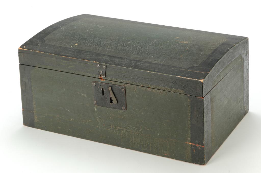 AMERICAN DECORATED DOCUMENT BOX. (1 of 3)