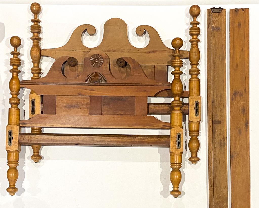 AMERICAN CARVED BED. (1 of 1)