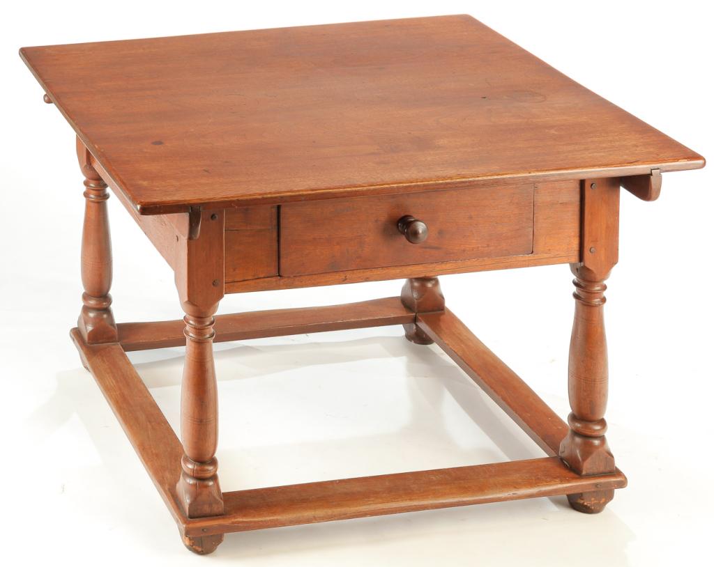 AMERICAN PIN TOP TABLE. (1 of 3)