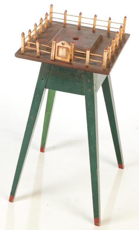 AMERICAN FOLK ART TABLE. (1 of 3)