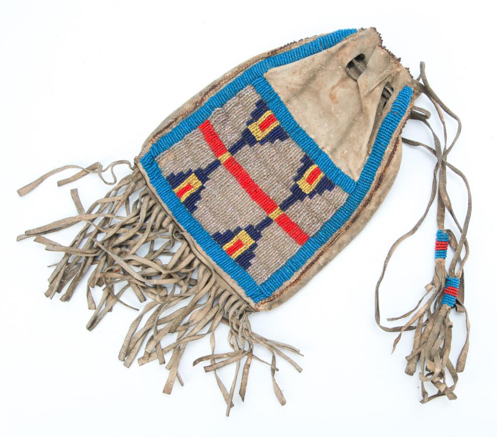NATIVE AMERICAN BEADED POUCH. (1 of 2)