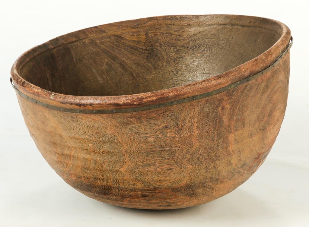ENGLISH TREENWARE BOWL. (1 of 2)
