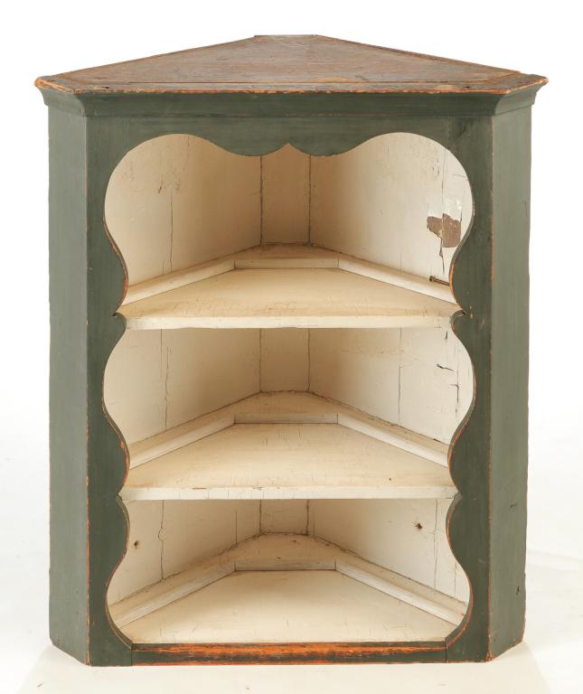 AMERICAN HANGING CORNER CUPBOARD. (1 of 2)