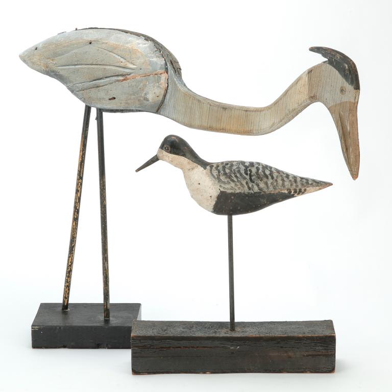 TWO AMERICAN SHOREBIRD CARVINGS. (1 of 1)