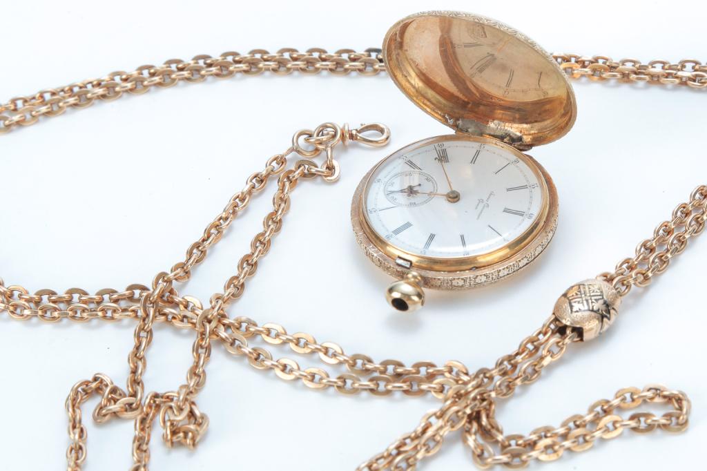 18 KARAT GOLD POCKET WATCH WITH SLIDE CHAIN. (1 of 1)