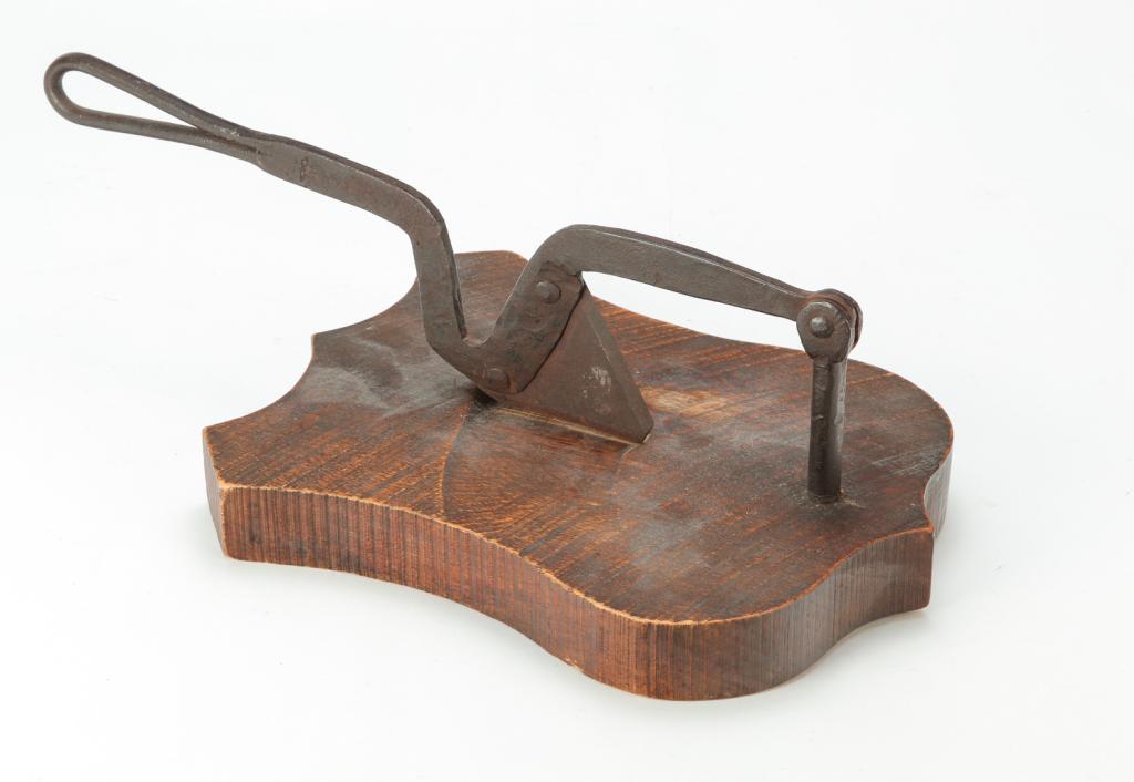 AMERICAN TOBACCO CUTTER. (1 of 3)