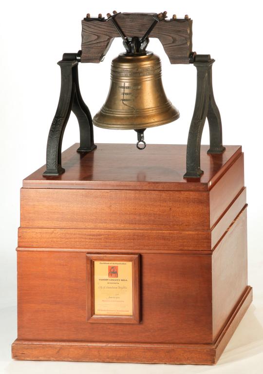 AMERICAN LIBERTY BELL REPLICA. (1 of 4)