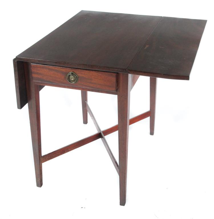 HEPPLEWHITE PEMBROKE TABLE. (1 of 4)