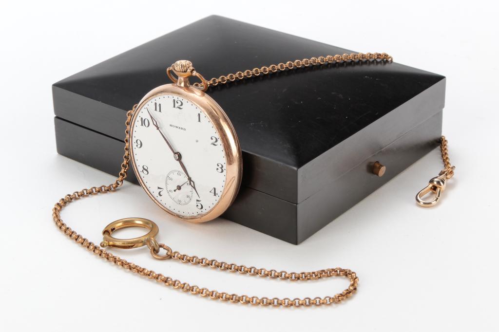 VINTAGE HOWARD POCKET WATCH. (1 of 2)