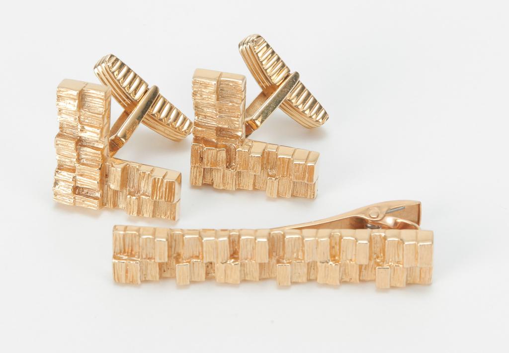 14K GOLD CUFFLINKS AND TIE CLIP SET. (1 of 1)