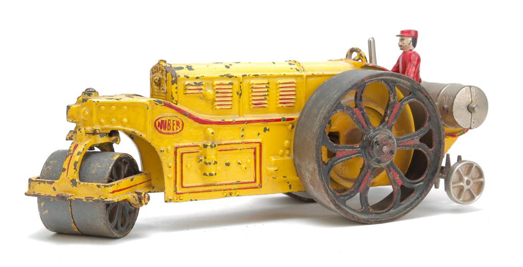 HUBLEY CAST IRON 15" HUBER ROAD ROLLER. (1 of 8)