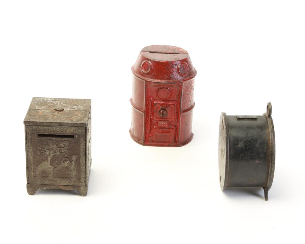 THREE SAFE STILL BANKS. (1 of 5)