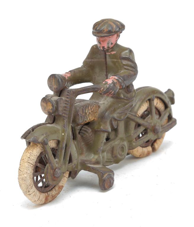 HUBLEY CAST IRON HARLEY DAVIDSON MOTORCYCLE (1 of 3)