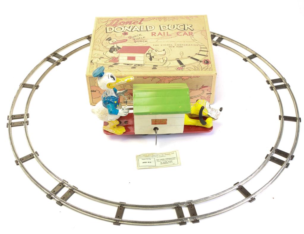 LIONEL DONALD DUCK RAIL CAR TRAIN SET IN BOX (1 of 4)