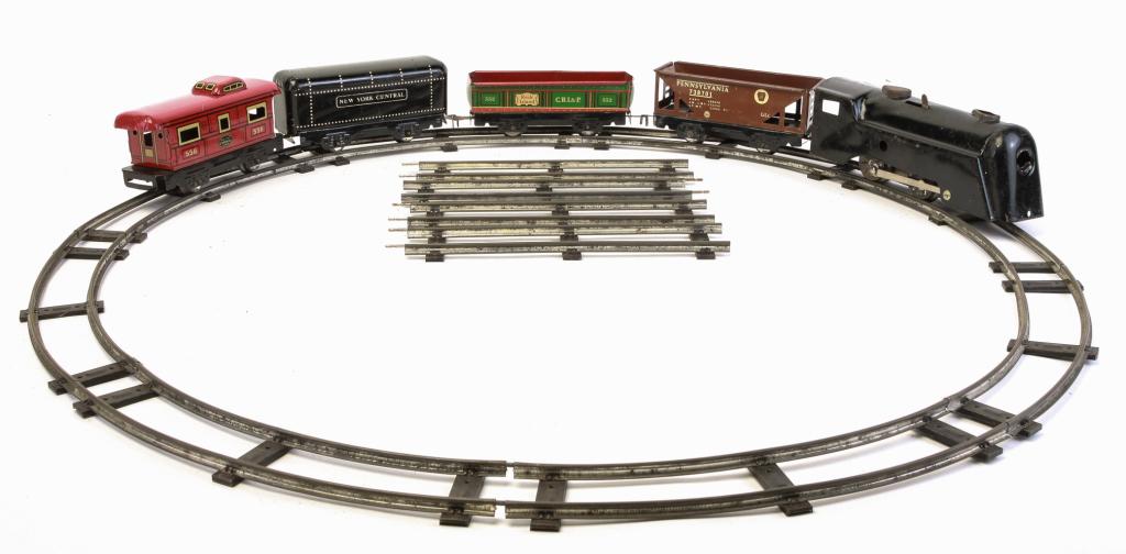 MARX LITHOGRAPHED TIN WIND-UP TRAIN SET (1 of 7)