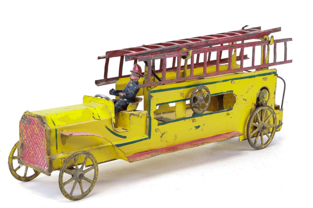 LARGE PAINTED TIN FIRE ENGINE LADDER TRUCK (1 of 4)