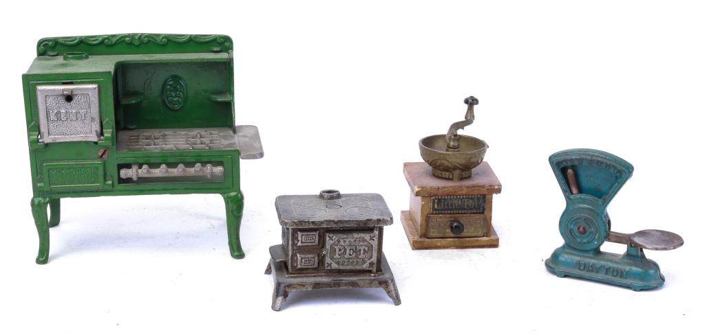 FOUR MINIATURE CAST IRON KITCHEN ITEM (1 of 8)