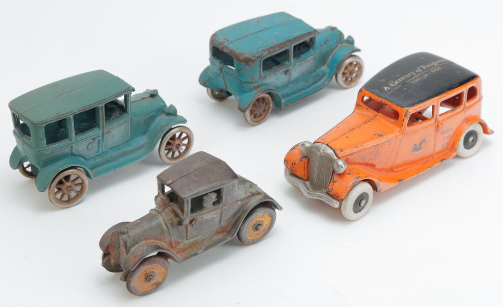 FOUR CAST IRON ARCADE TOY CARS (1 of 4)