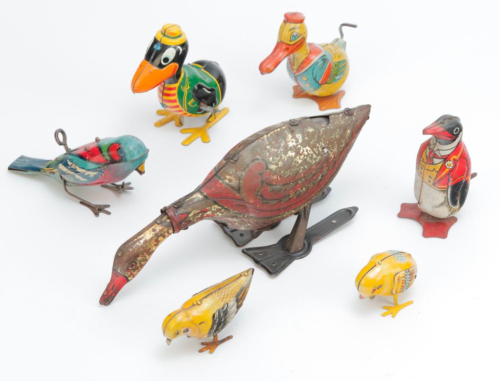 SEVEN TIN LITHO WIND-UP BIRD TOYS (1 of 3)