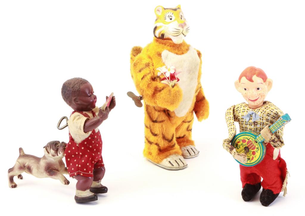 THREE JAPANESE WIND UP TOYS. (1 of 3)