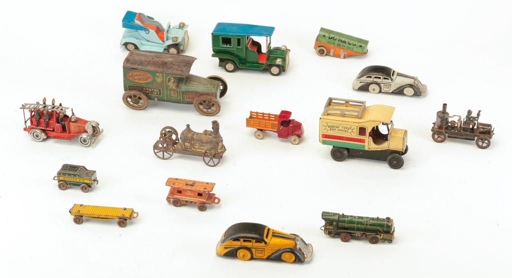 LARGE GROUP OF TIN TOY VEHICLES (1 of 3)