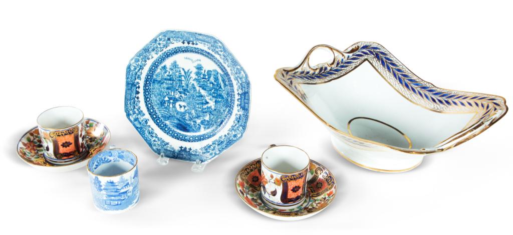 FIVE PIECES OF EARLY ENGLISH CHINA.: Late 18th - early 19th century. An octagonal "Blue Willow" plate, 7.75", and can cup, 2.5"h. A pair of "Imari" can cups and saucers with heavy gold decoration, 3"h. And a footed serving bowl with hand