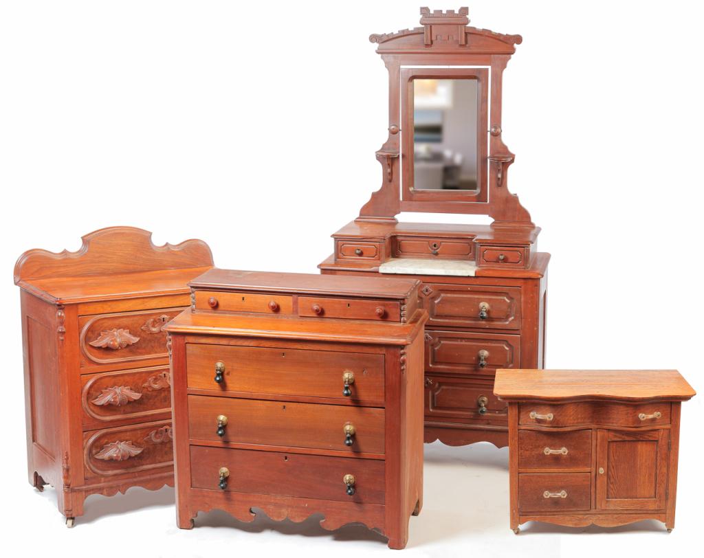 FOUR PIECES OF AMERICAN BEDROOM FURNITURE. (1 of 6)