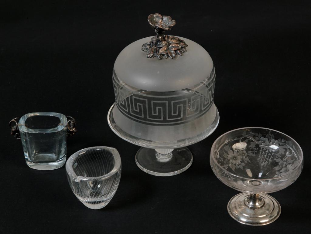 FIVE PIECES OF CLEAR GLASS. (1 of 5)