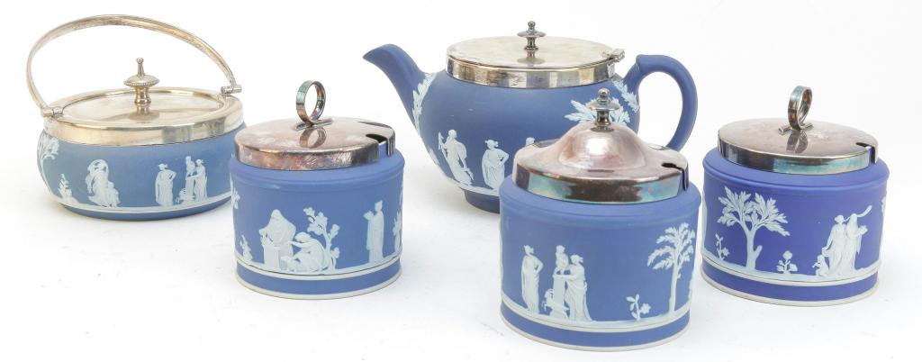 FIVE PIECES OF WEDGWOOD BLUE DIP JASPERWARE. (1 of 11)